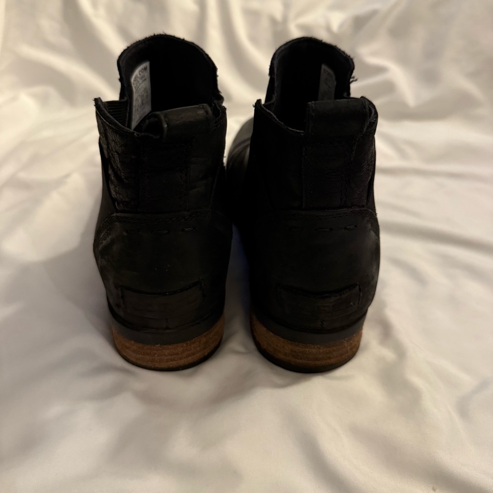 Like New Sorel Emelie I Waterproof Leather Chelsea Boot - Picture 8 of 8